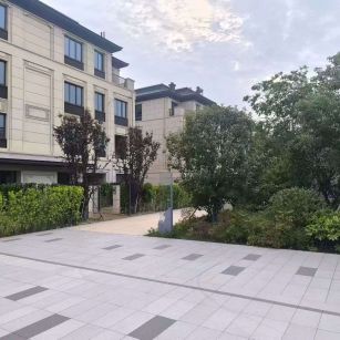 景德镇 芝麻白与芝麻白搭配铺装，尺寸1200*600