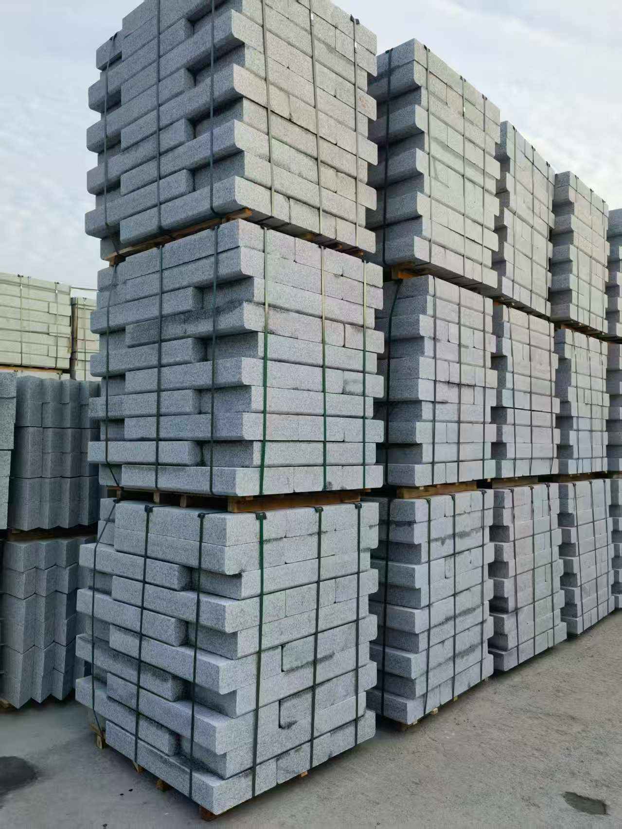 景德镇 路沿石（路侧石），颜色一致，尺寸标准