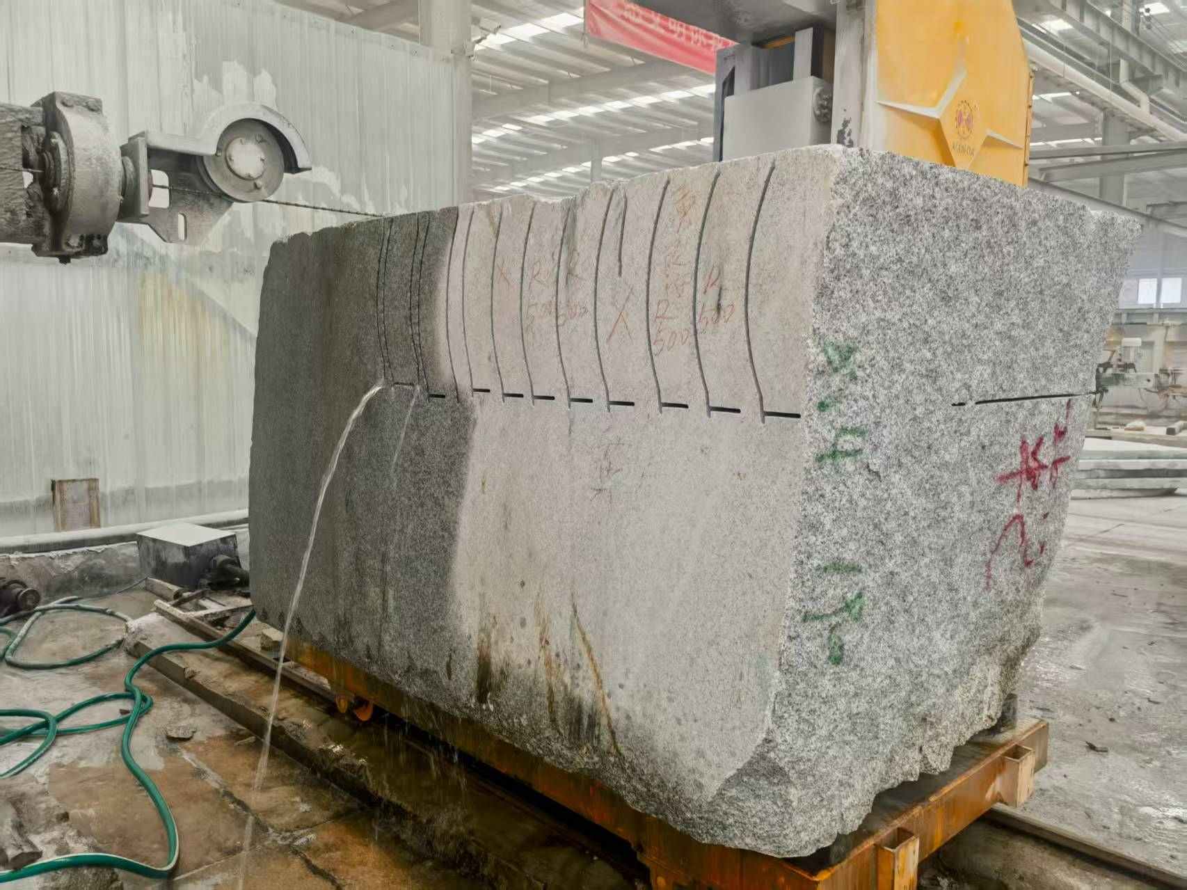 景德镇 602，大花芙蓉白，绳锯加工弧形路沿石