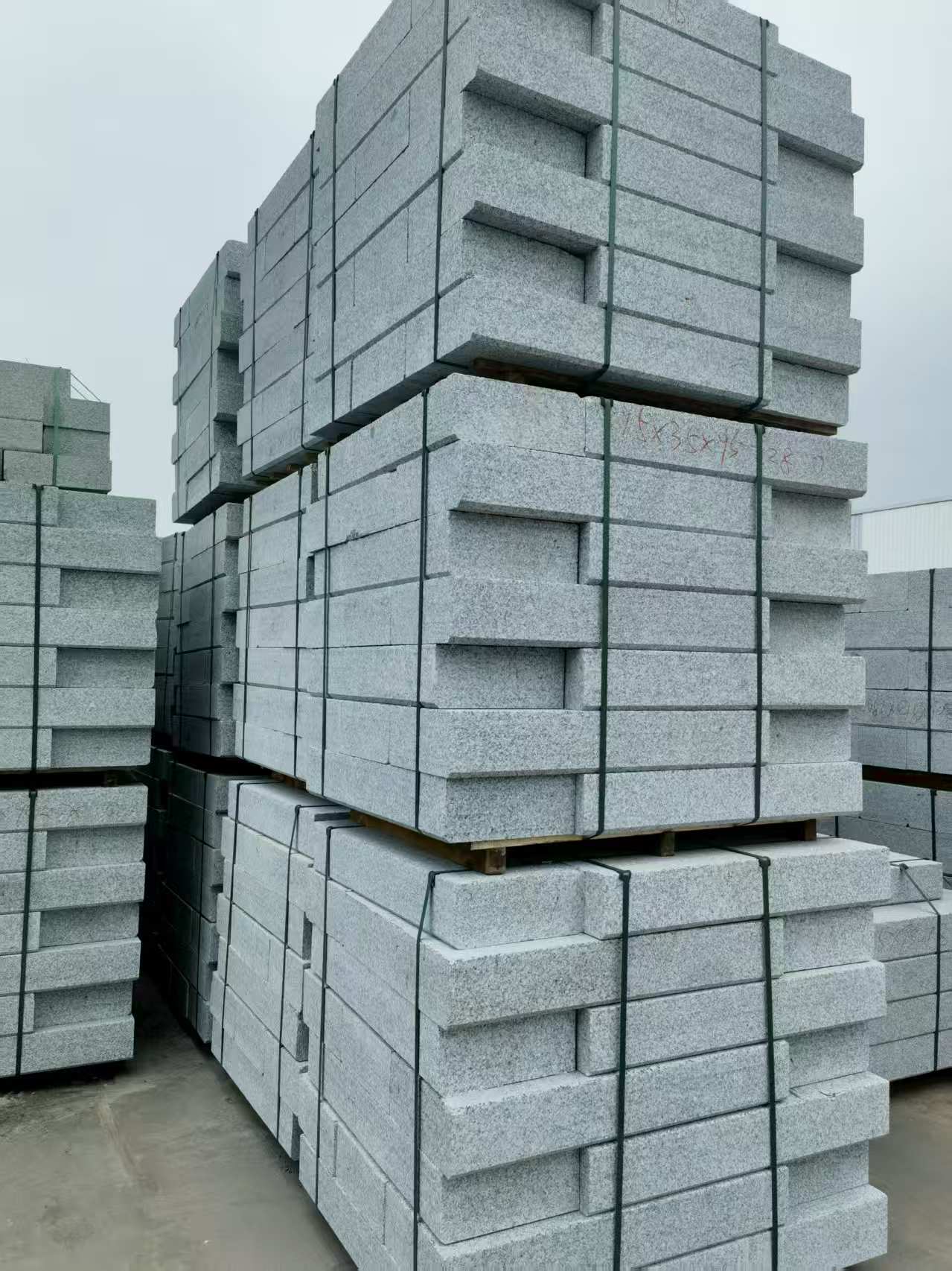 景德镇 路沿石，板板正正的路沿石