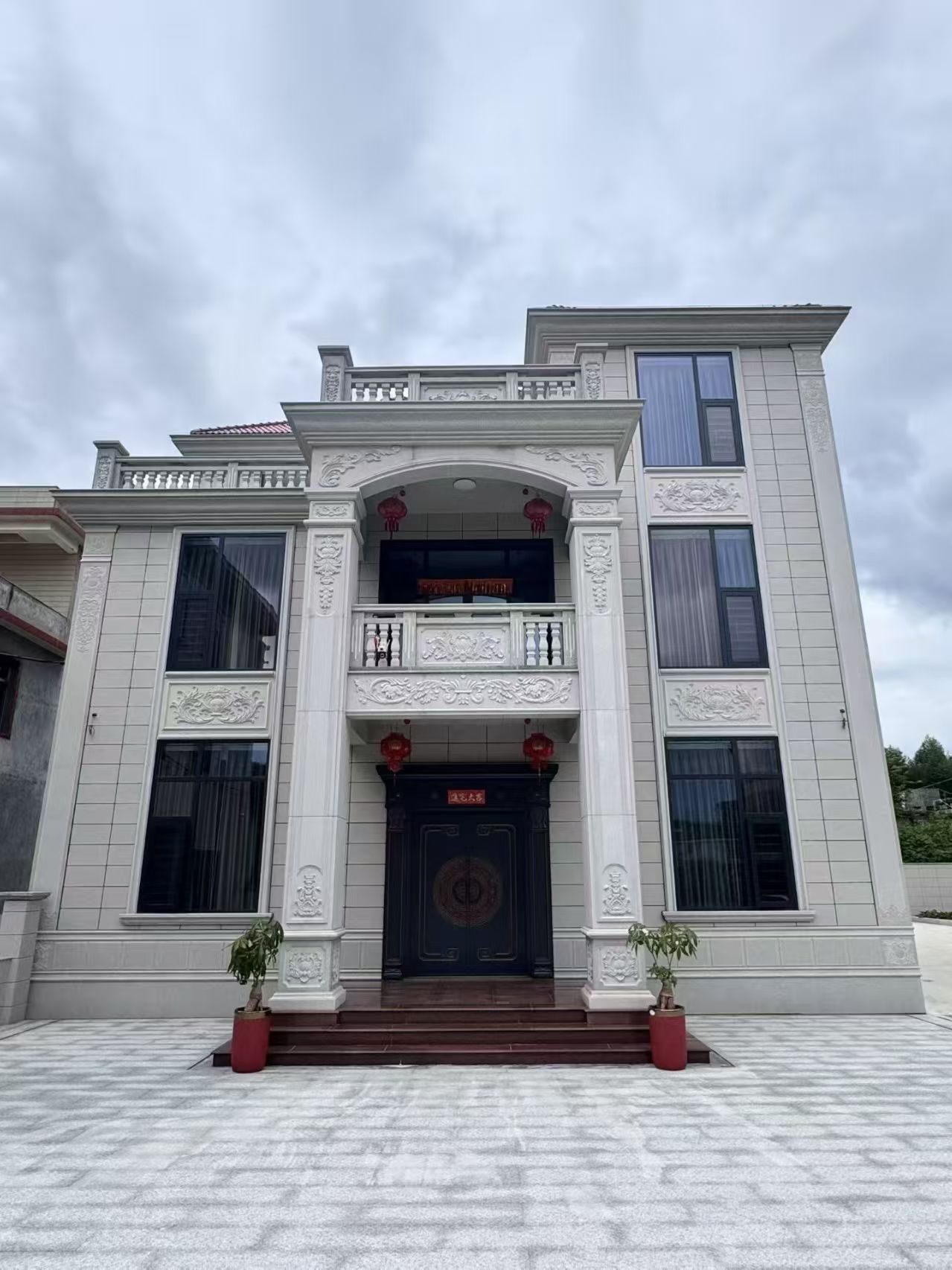 景德镇 芝麻白石材别墅干挂案例展示