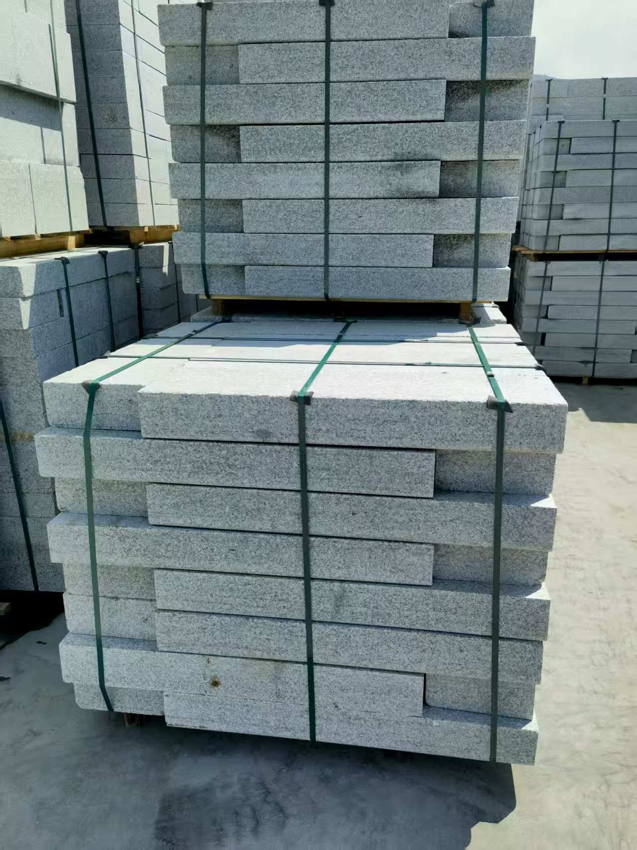 景德镇 芙蓉白花岗岩路沿石、平石尺寸标准，色泽均匀